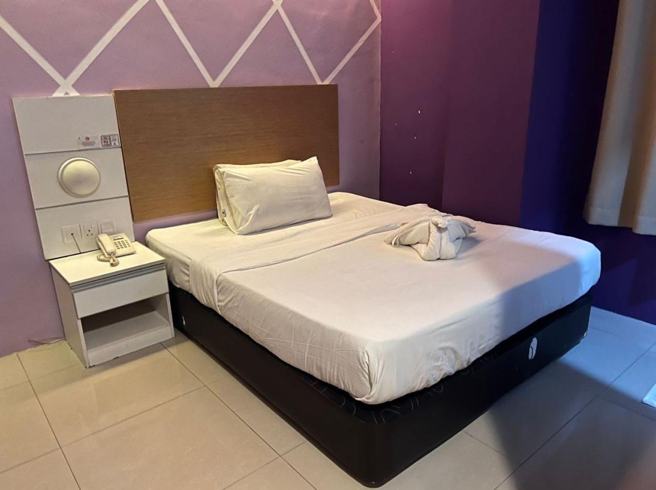 Bangi Business Hotel Kampong Sungai Ramal Dalam Exterior foto