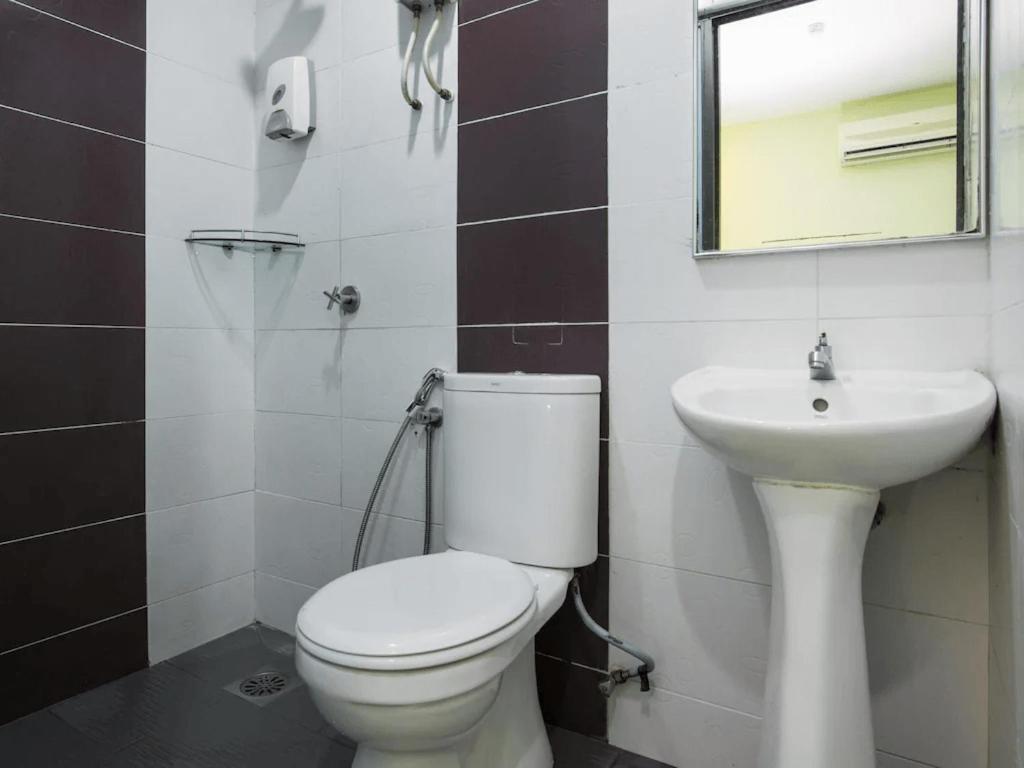 Bangi Business Hotel Kampong Sungai Ramal Dalam Exterior foto